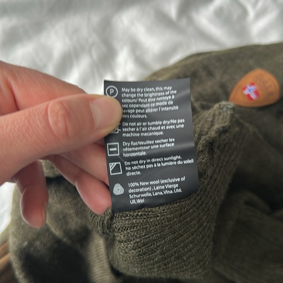 Dale of Norway Sweater - Picture 4 of 4